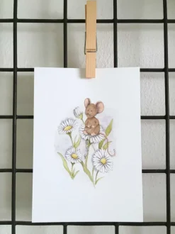 Anillustration Ansichtkaart Muisje op Madeliefjes