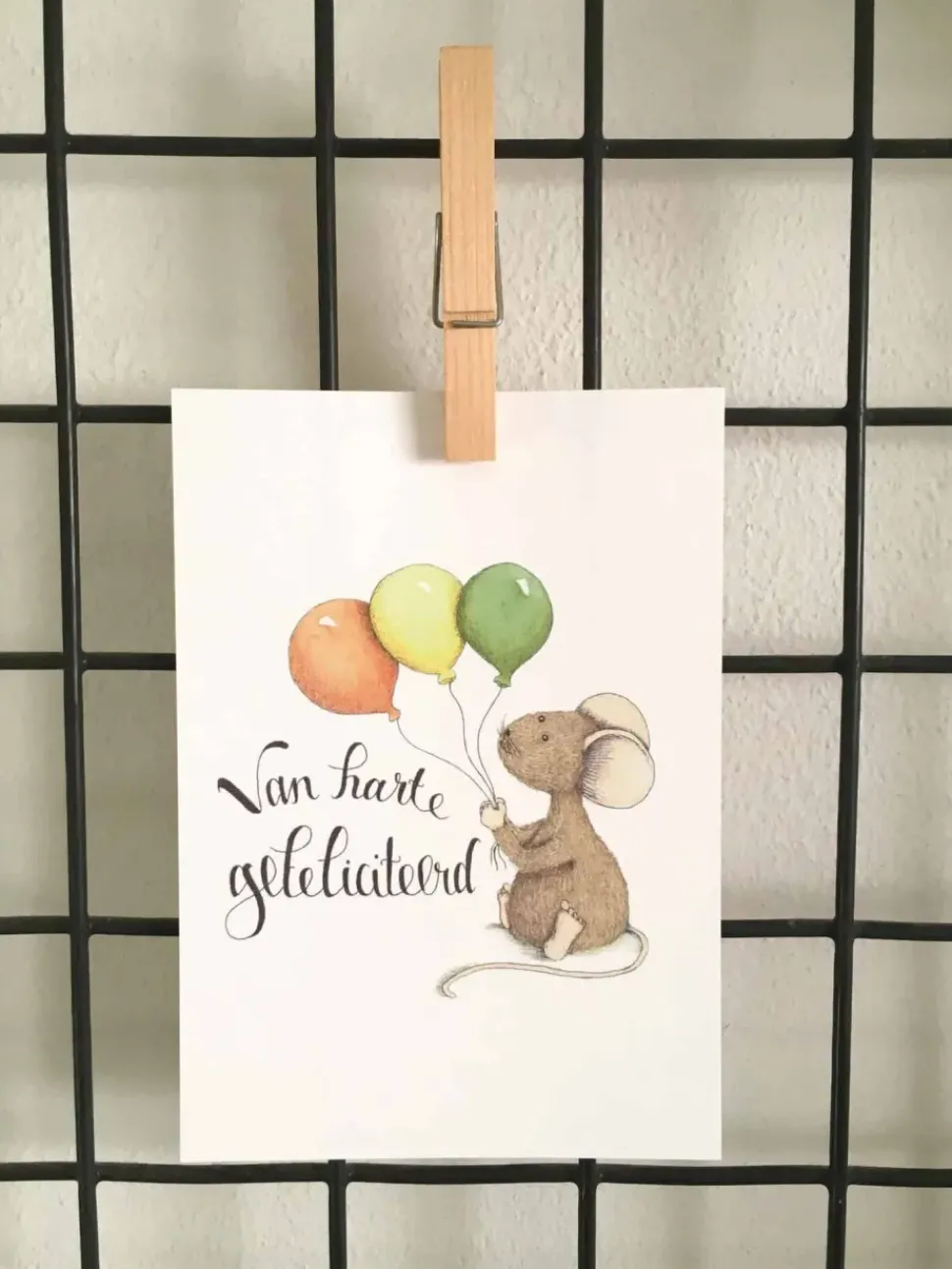 Anillustration Ansichtkaart Muis met drie ballonnen vast