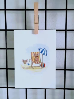 Anillustration Ansichtkaart Muisje aan het strand zonnebaden