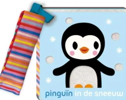 Buggyboekje pinguïn in de sneeuw