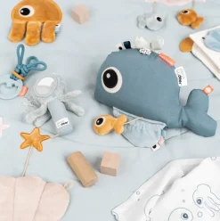 Done by Deer Rammelaar en Activiteitenknuffel Spiegel Jelly Blue