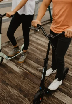 Micro Step Micro Metropolitan Deluxe 2-Wiel Hand-/Voetrem