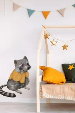 Sticky Tales Muursticker Wasbeer met Trui